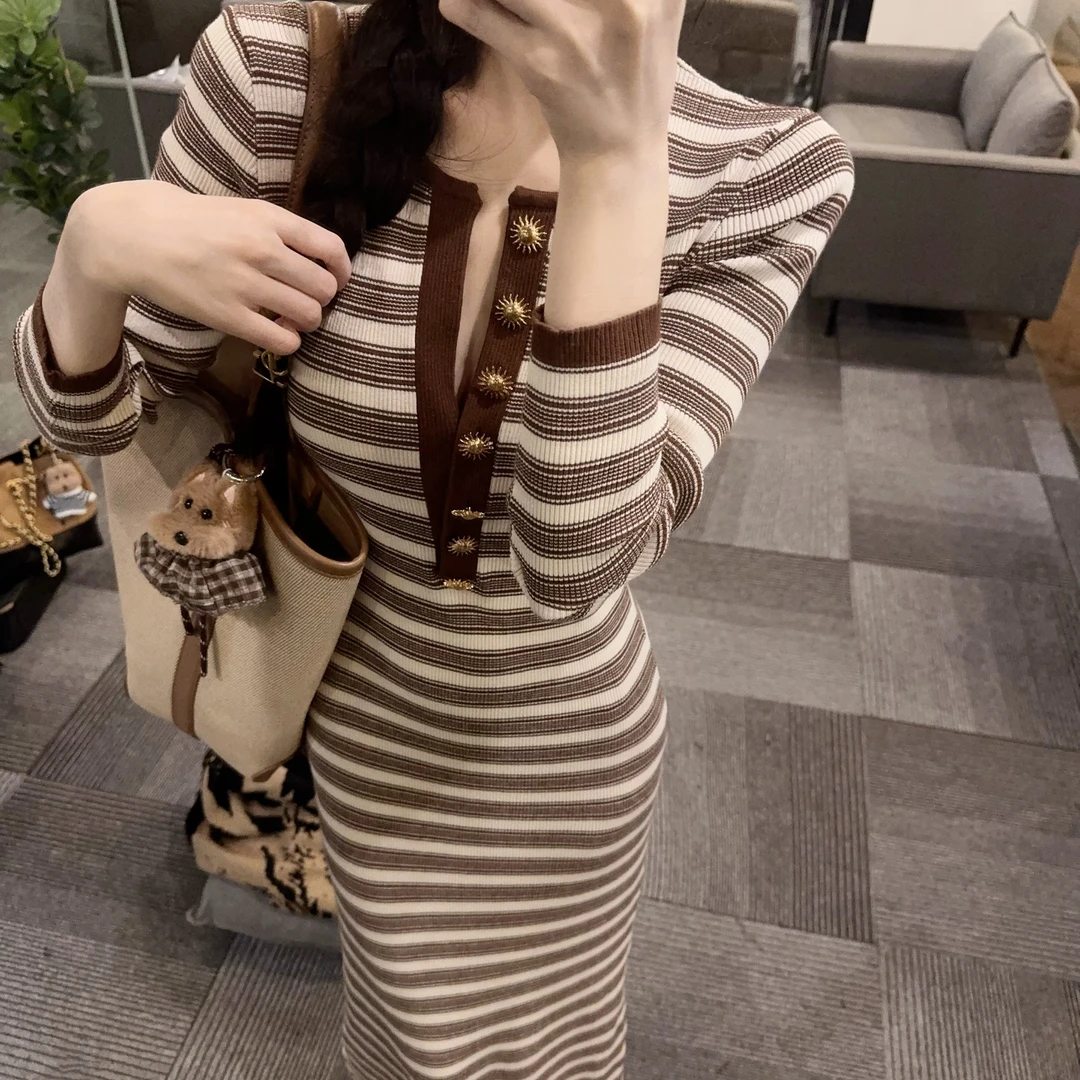 【OS&oneshow】许妍路透撞色条纹v领长袖连衣裙2025款修身包臀长裙