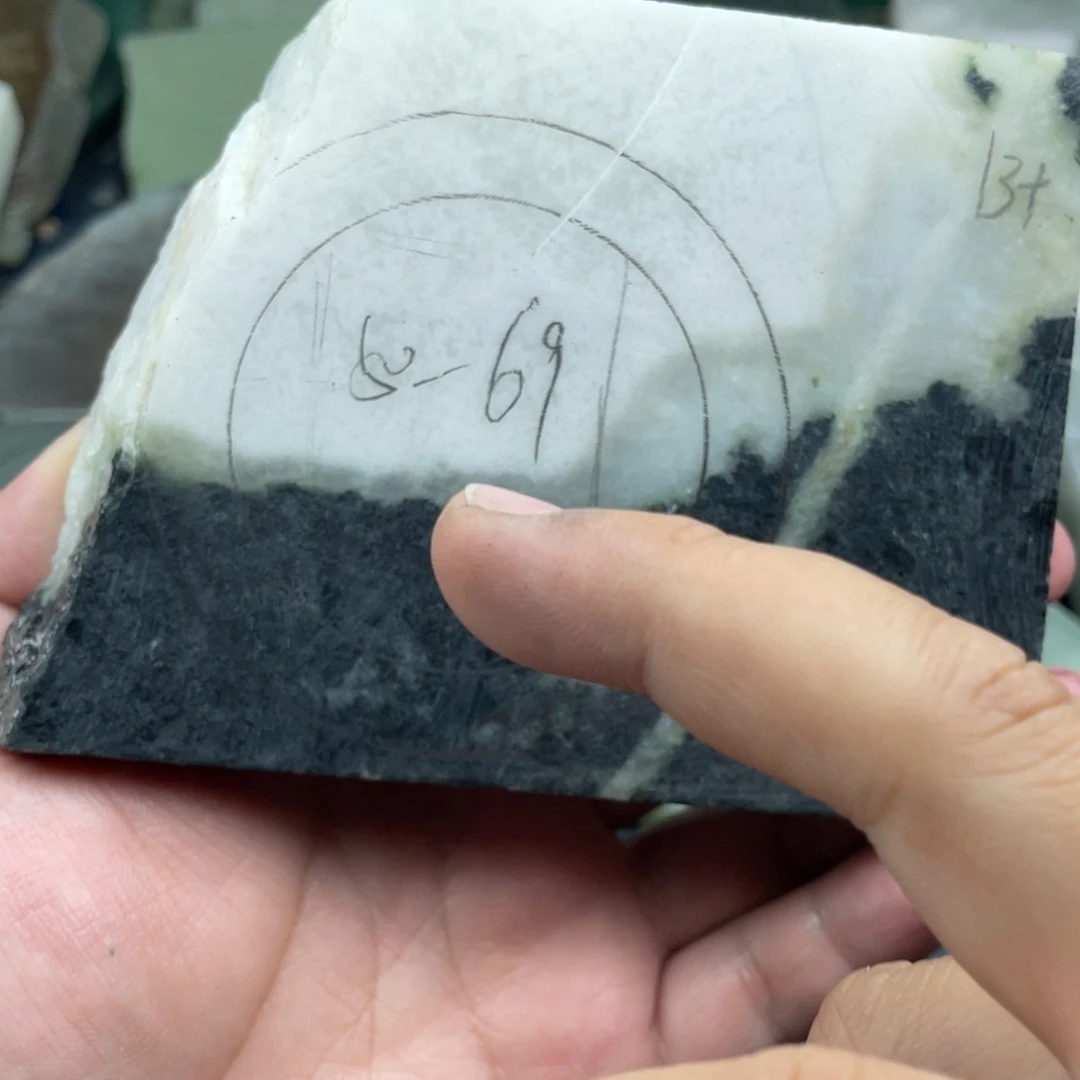 独山玉未镶嵌定制手镯
