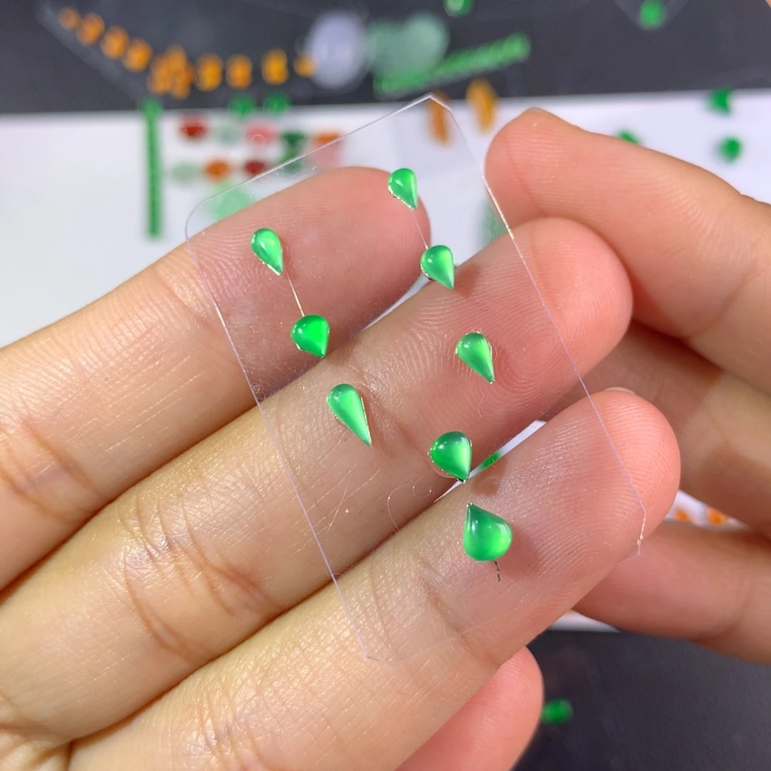 翡翠颈饰未镶嵌水滴