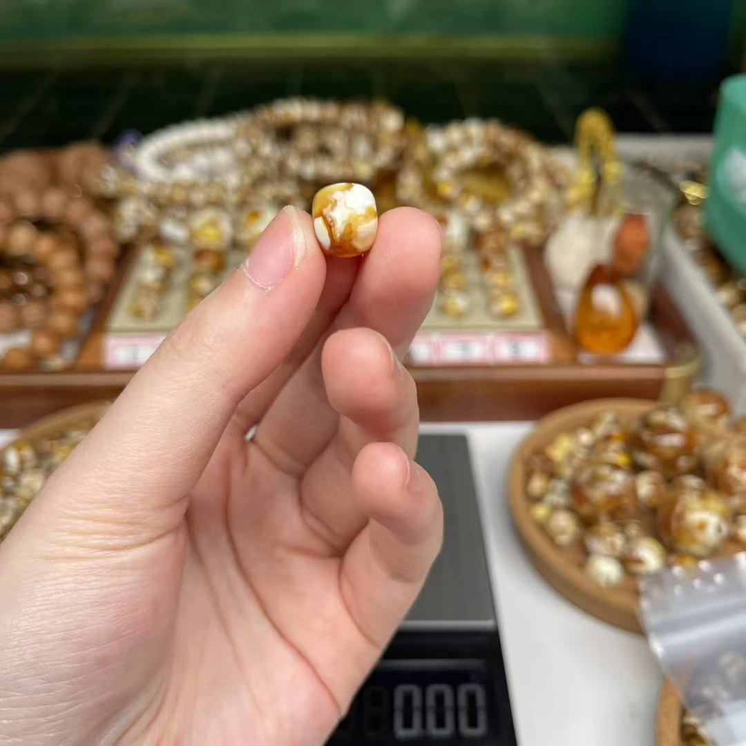 沁色蜜蜡白花老邢一物一图尺寸11mm乘9.1mm搭配手串好看1116号