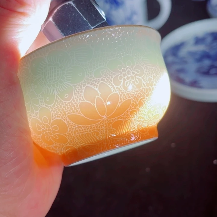 青花玲珑爬花小杯