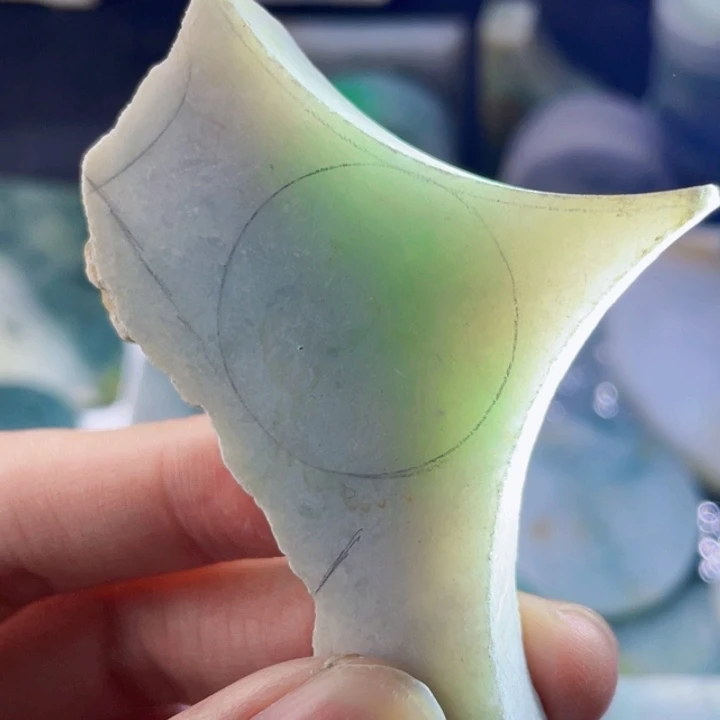 颈饰未镶嵌翡翠天然缅甸翡翠料子