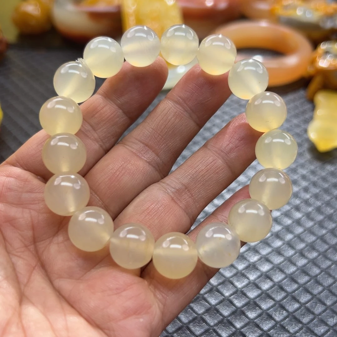 石英质玉未镶嵌颈饰