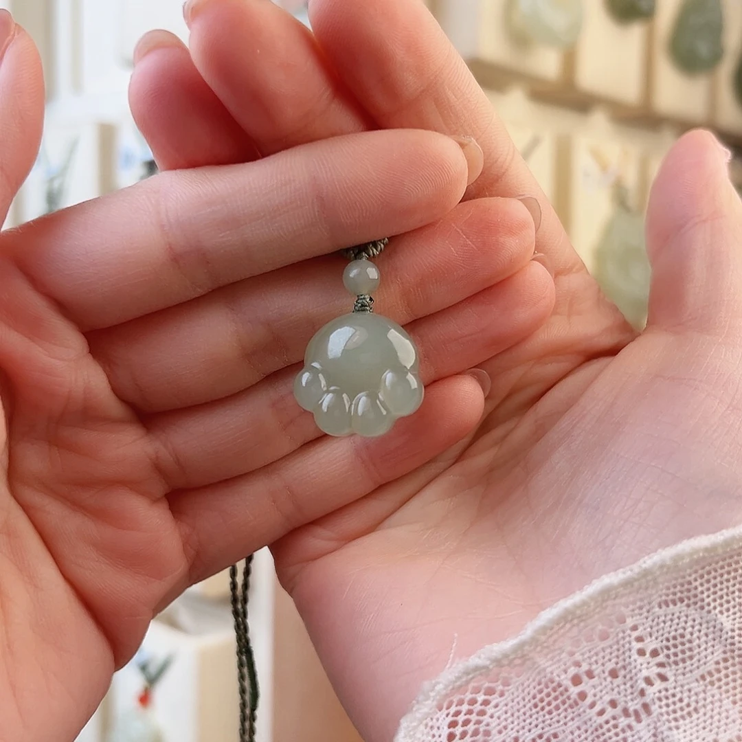 ****儿和田玉未镶嵌颈饰