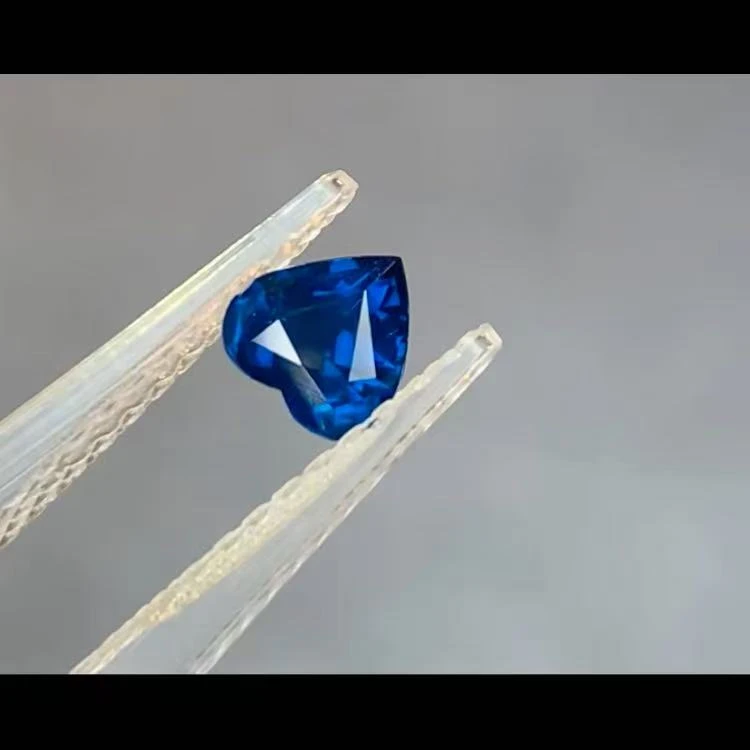 天然孔雀蓝 尖晶石，0.63克拉