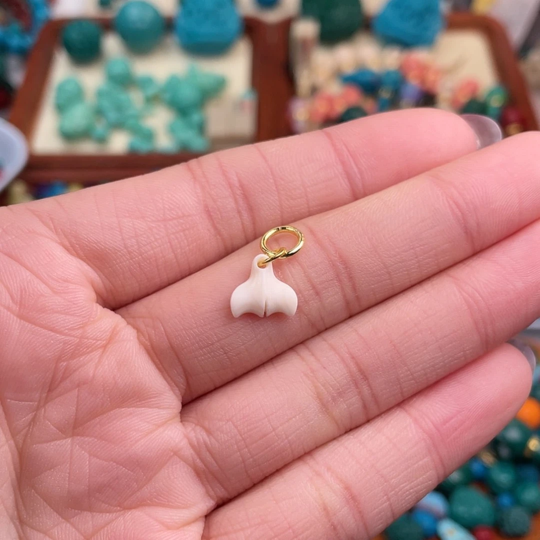 【闪购商品】琉璃非金属鱼尾侧挂白色