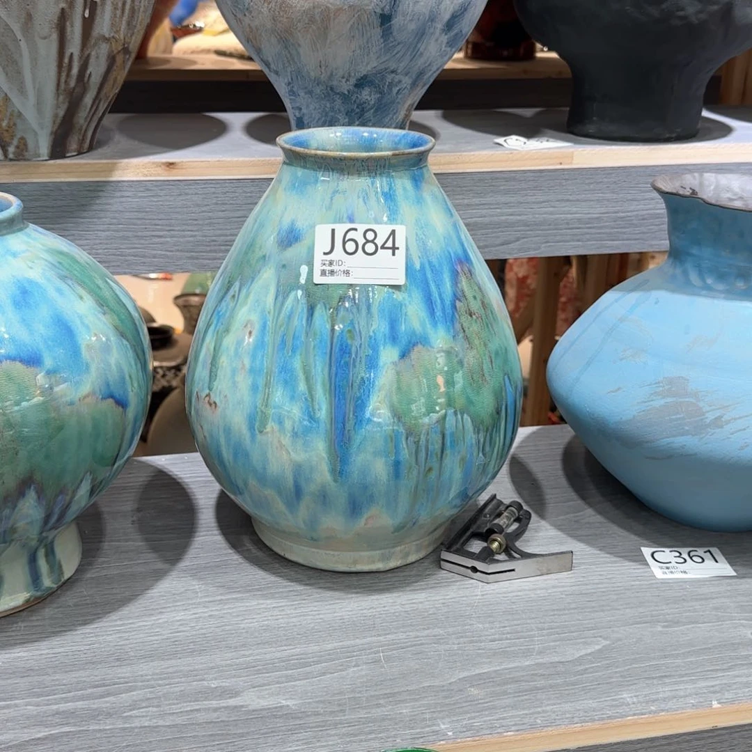 景德镇陶瓷艺术品飞****人