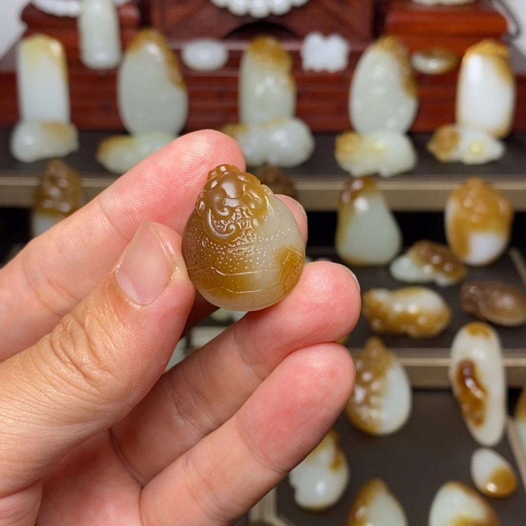 七***欠颈饰未镶嵌和田玉