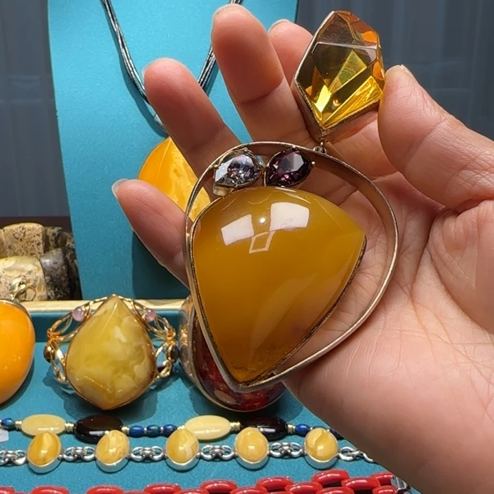 琥珀未镶嵌颈饰波兰设计款琥珀蜜蜡