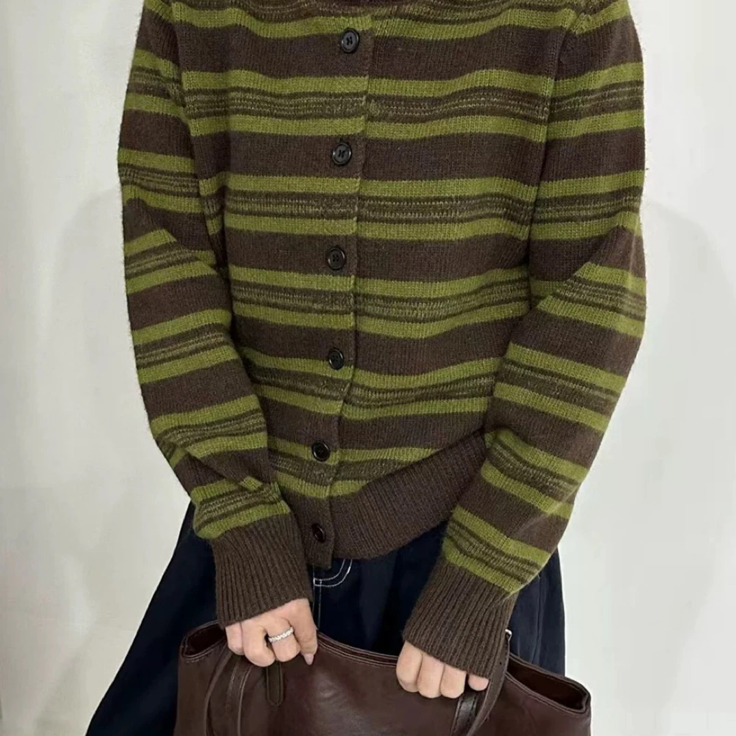 秋冬立领带扣毛衣