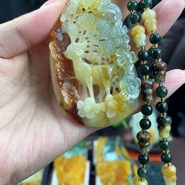 蛇纹石玉未镶嵌颈饰