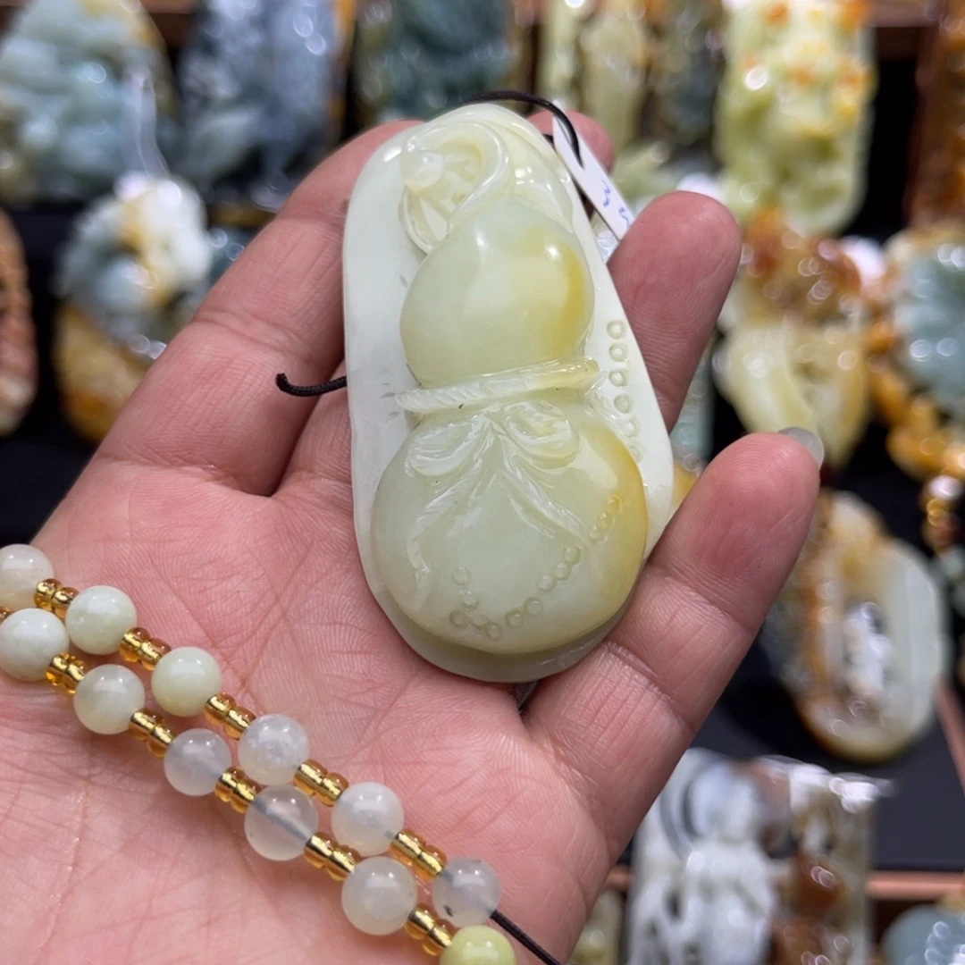 蛇纹石玉未镶嵌吊坠(赠链)