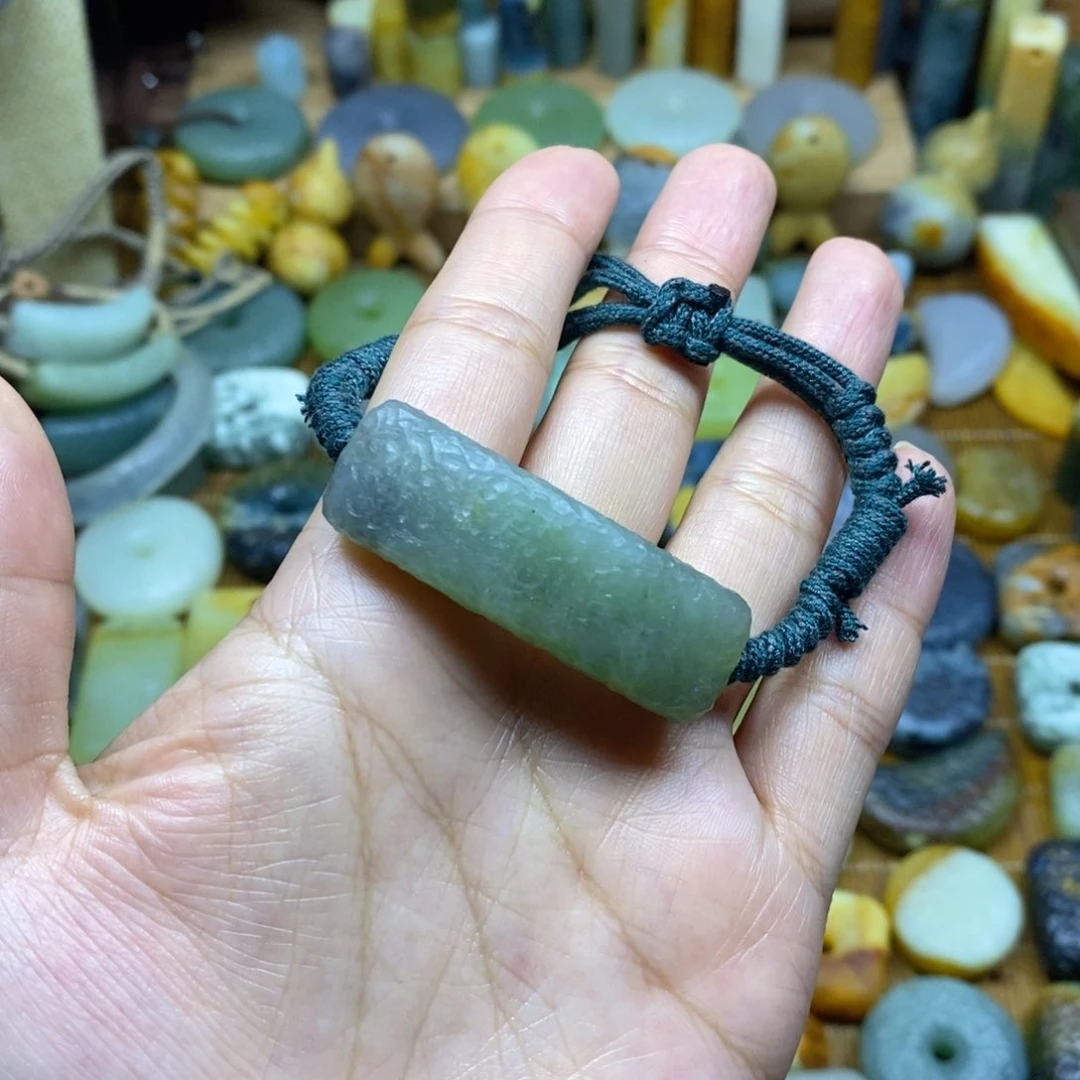 未镶嵌蛇纹石玉颈饰