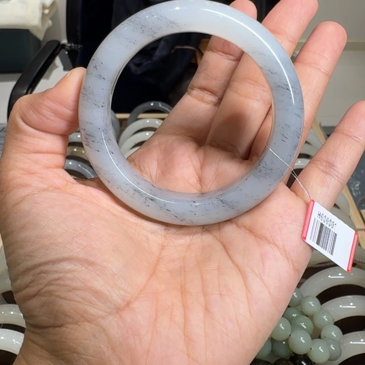 朝***利和田玉（糖玉）未镶嵌手镯