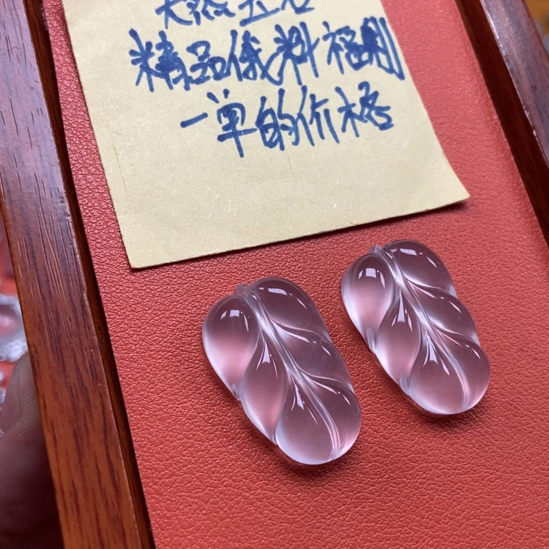 石英质玉未镶嵌颈饰