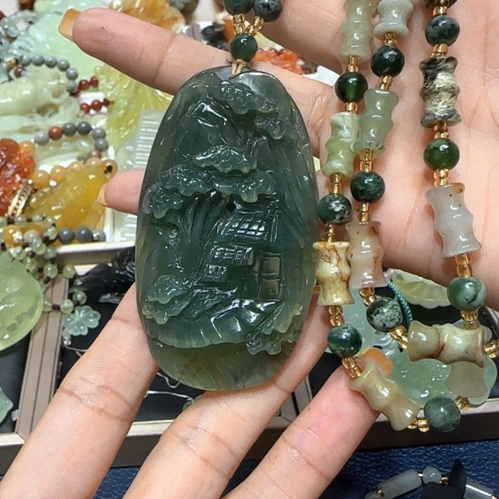 蛇纹石玉未镶嵌吊坠
