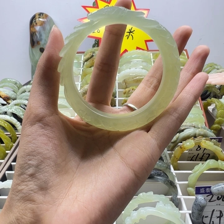 蛇纹石玉未镶嵌手镯