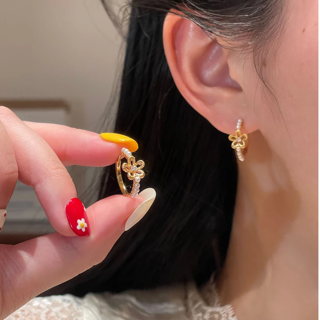 镂空花朵米珠气质耳扣时尚经典百搭精致轻奢耳饰R3013