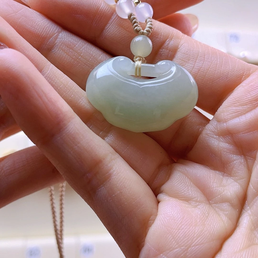 和田玉吊坠(赠链)未镶嵌