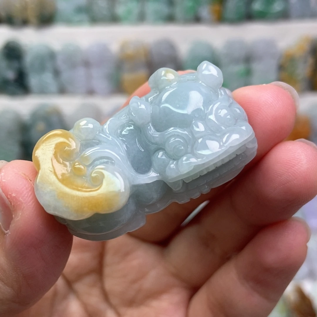 翡翠未镶嵌吊坠(赠链)