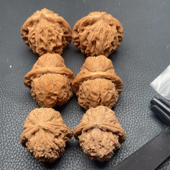 文玩核桃把件白狮子