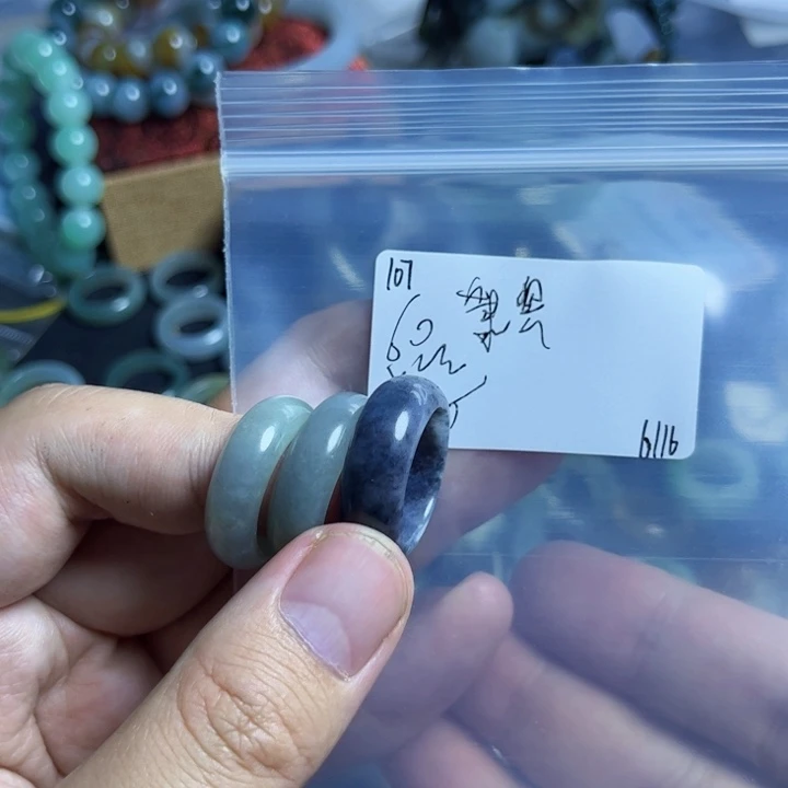 萧***窗翡翠戒指未镶嵌翡翠