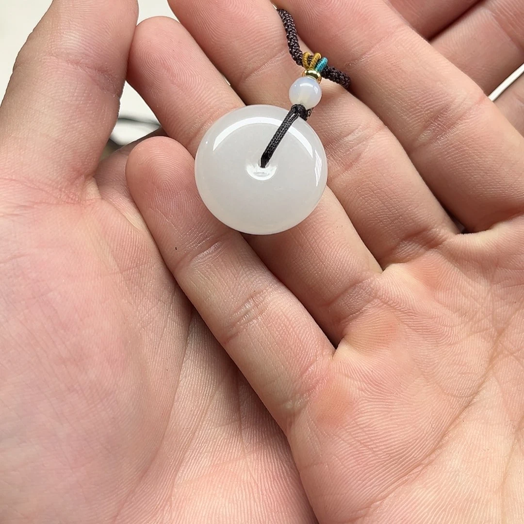 石英质玉颈饰未镶嵌