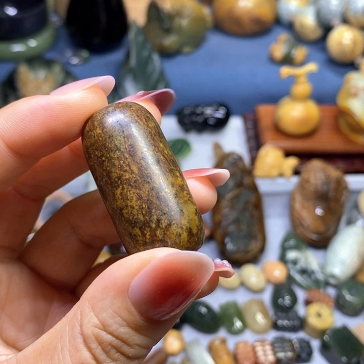 岫岩河磨玉(透闪石质玉)未镶嵌挂件