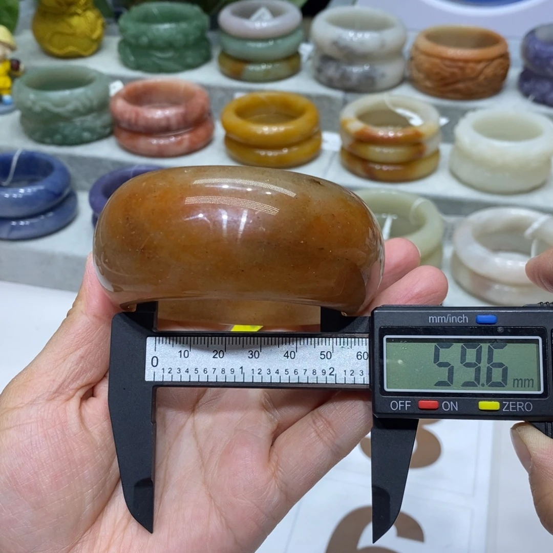 石英岩玉未镶嵌手镯