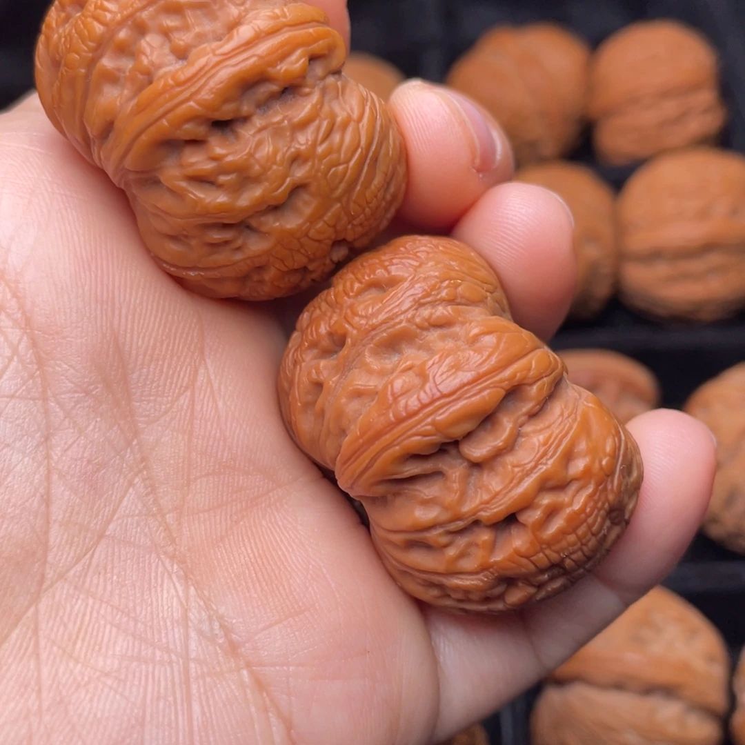 文玩核桃吊坠秦岭野生文玩核桃