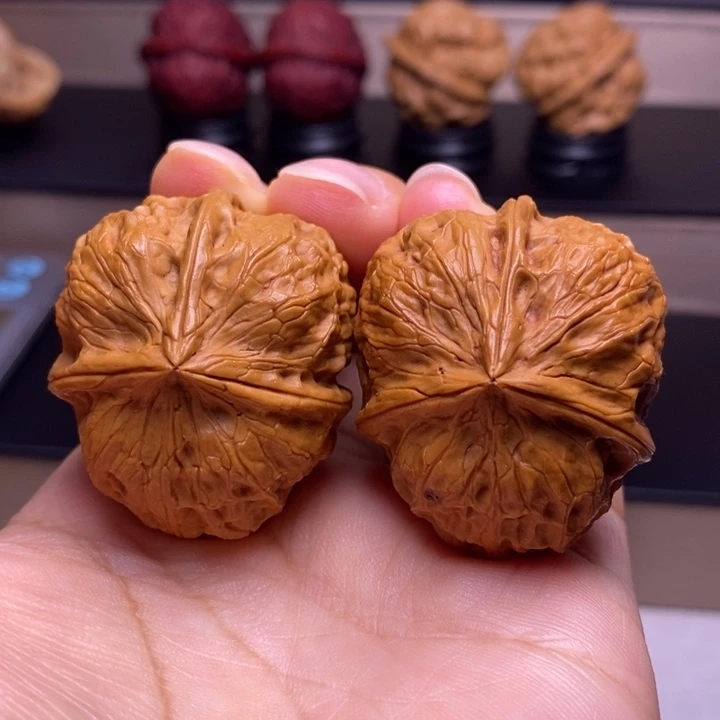 把件文玩核桃玉面三楞6