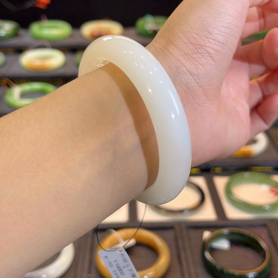 和田玉未镶嵌手镯钢板细料