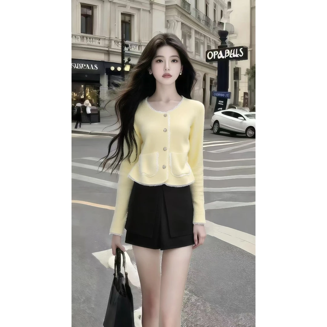 早秋时尚小香风穿搭黄色圆领长袖蕾丝边上衣+黑色小众百搭短裤女