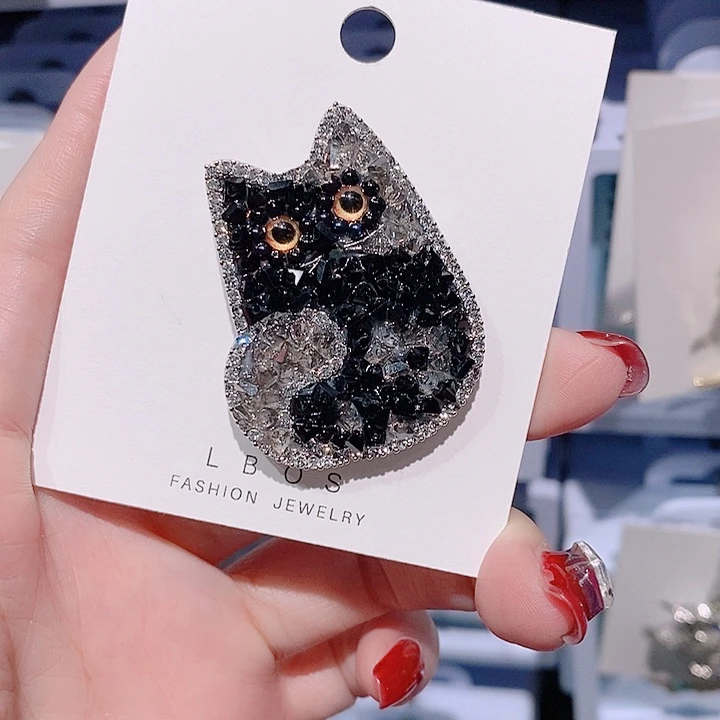 锆石铜合金黑猫胸针