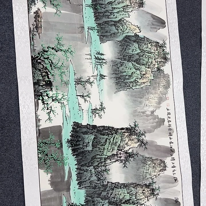 竖款山水作品，惊喜连连