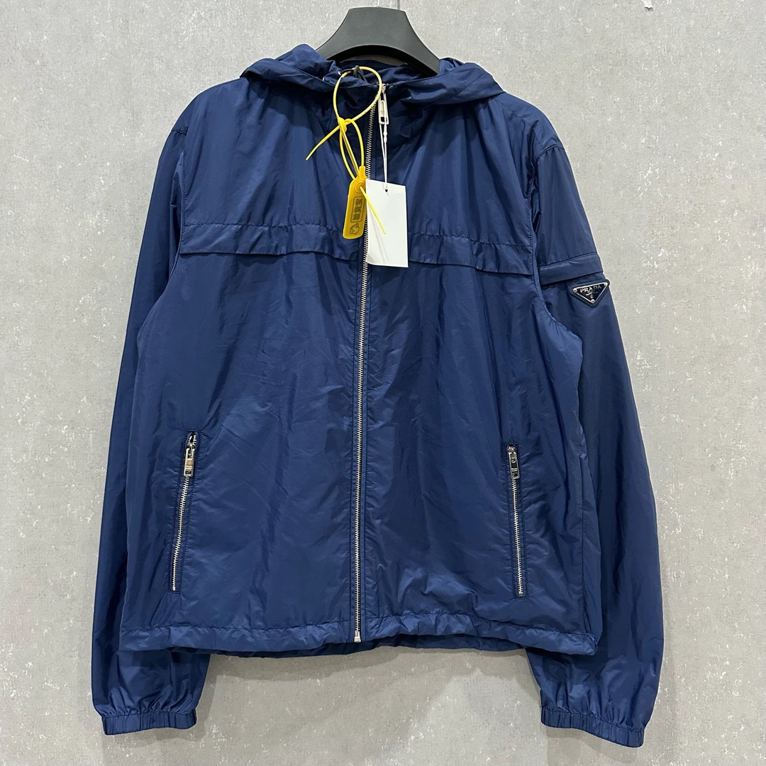 99新 Prada/普拉达 深蓝色三角标拉链连帽冲锋衣54码005231