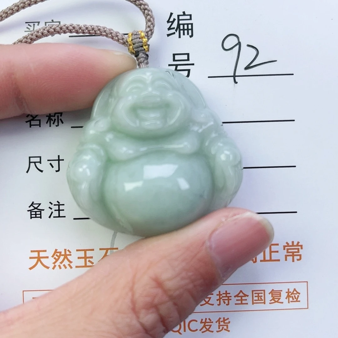 翡翠颈饰未镶嵌佛公