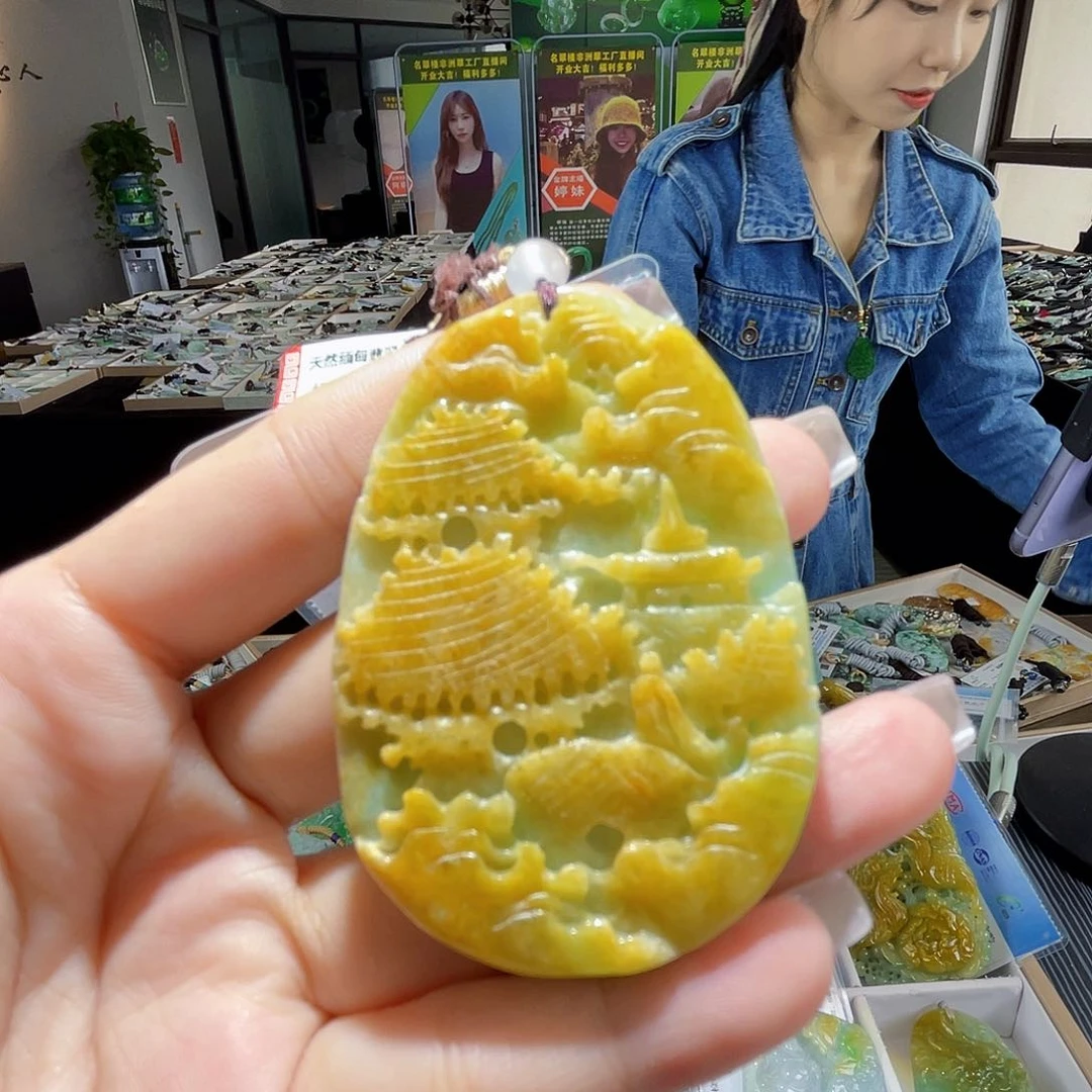 颈饰未镶嵌翡翠一个