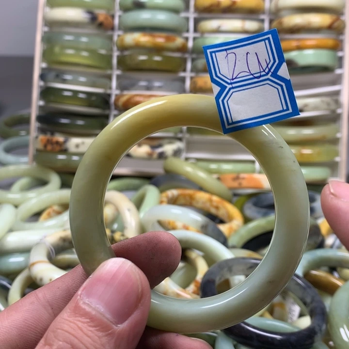 蛇纹石玉手镯未镶嵌羞*