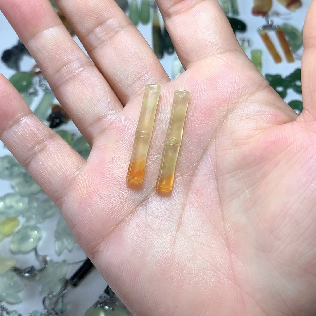 蛇纹石玉未镶嵌耳环