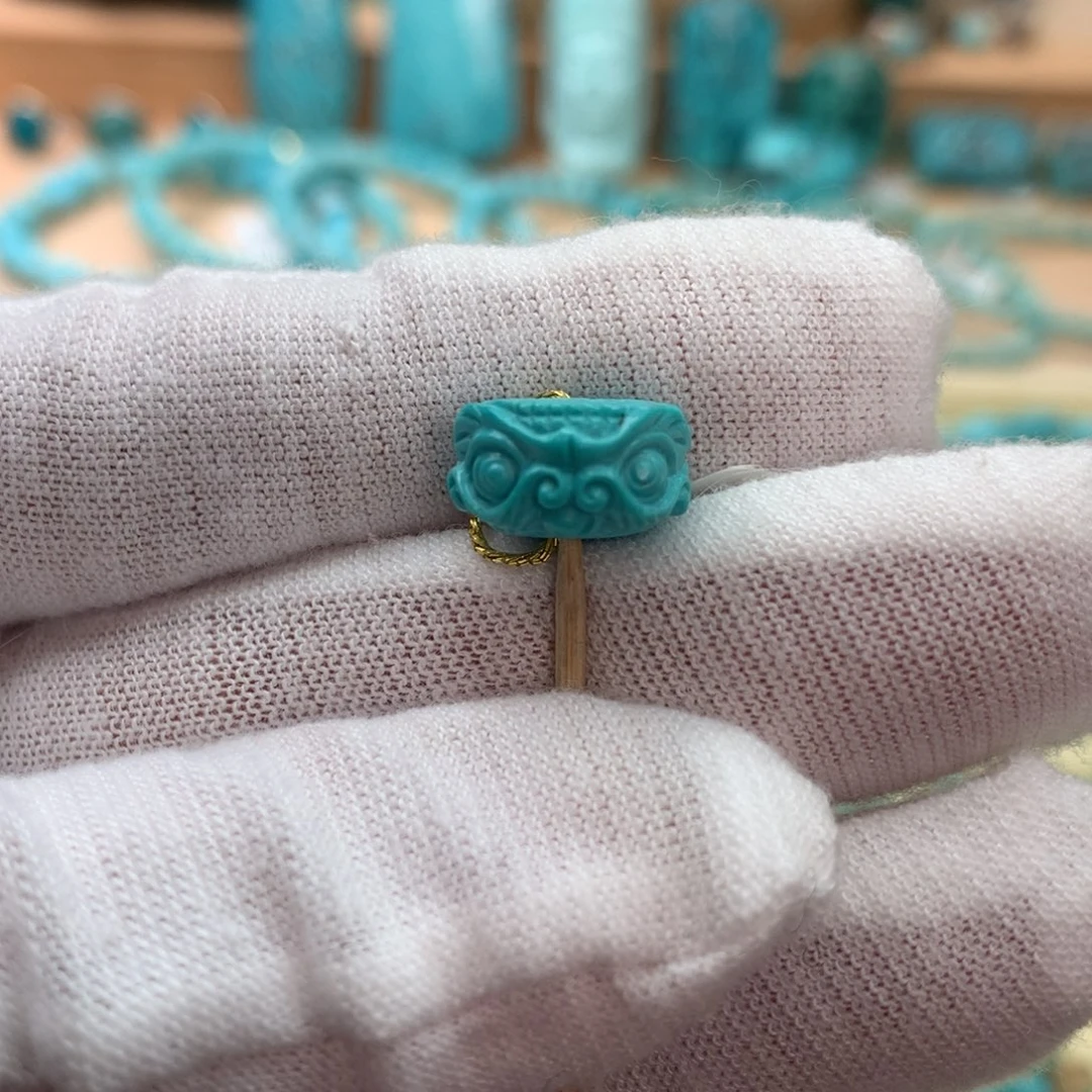 绿松石未镶嵌珠宝奇石