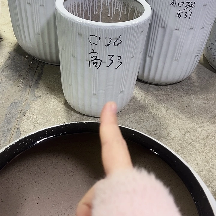 陶瓷大花盆小号一个