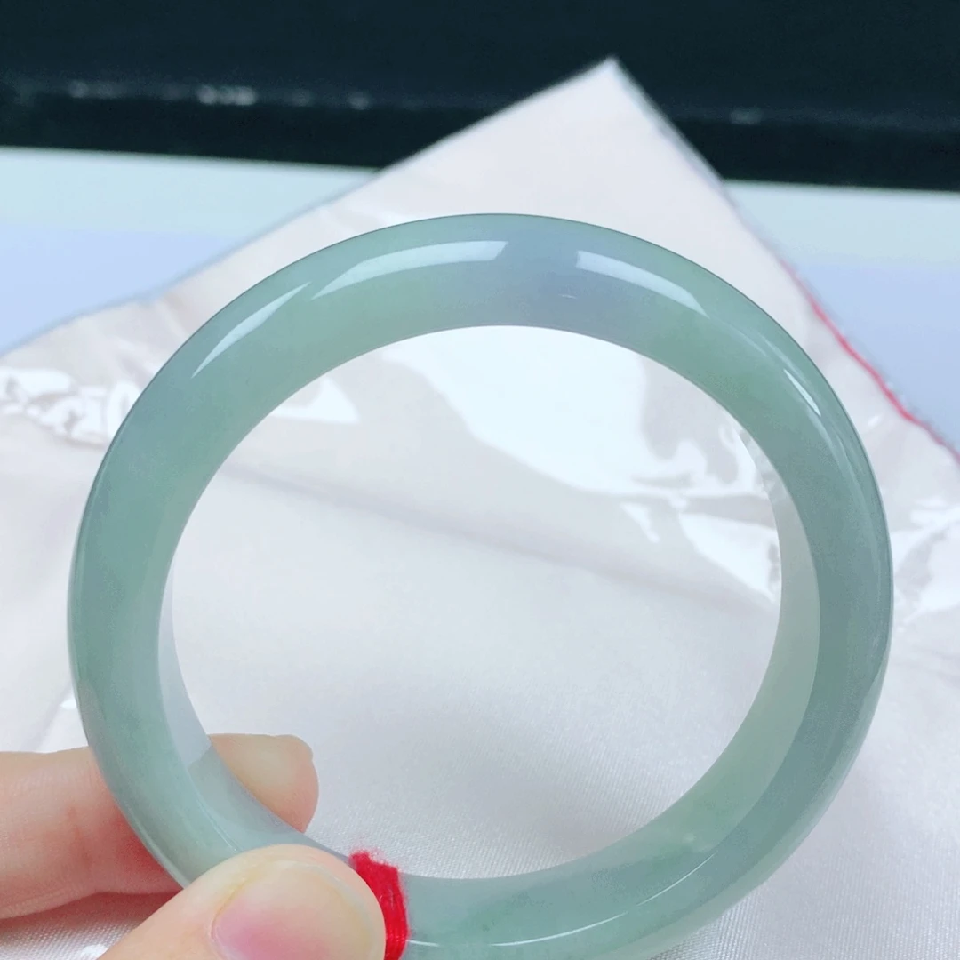 阳****未镶嵌手镯翡翠56