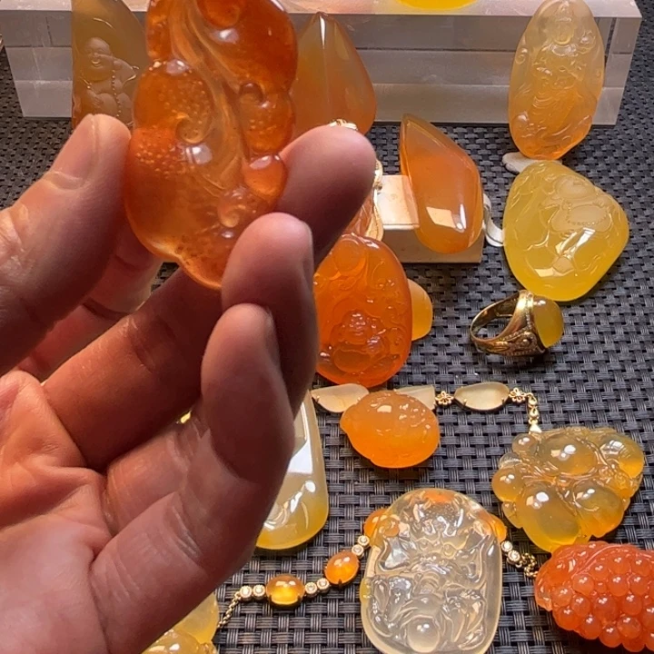 玉***玉石英质玉未镶嵌小小吊坠挂件挂件