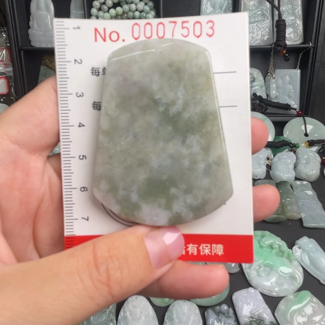 吊坠(不含链)未镶嵌翡翠微瑕