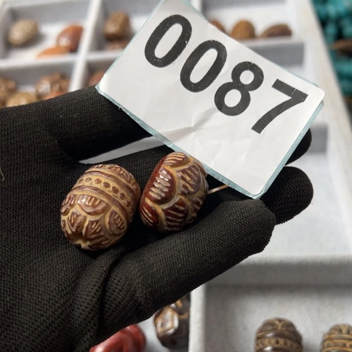 未镶嵌和田玉（糖玉）手链死****～