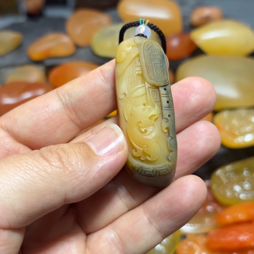 石英质玉挂件合金军**家