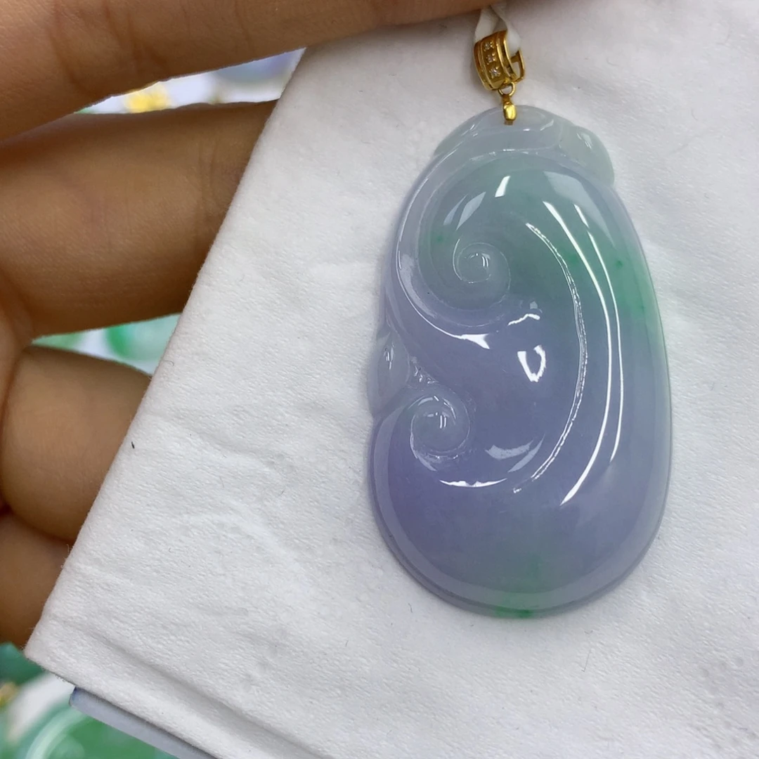翡翠18K金镶嵌颈饰翡翠