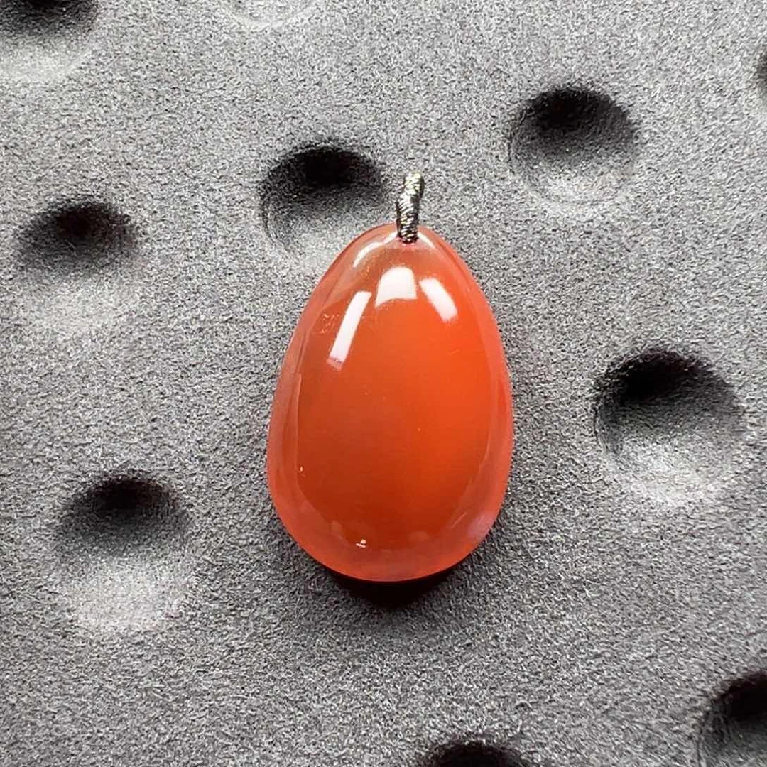 南红玛瑙吊坠未镶嵌