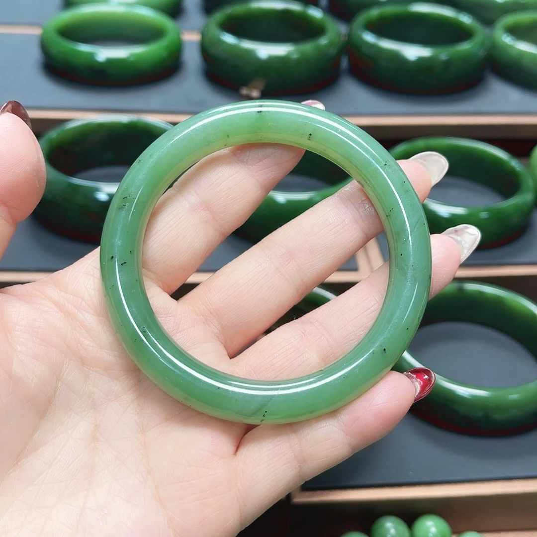 和田玉（碧玉）未镶嵌手镯